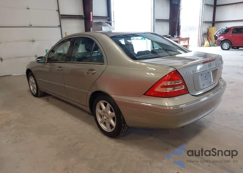 2004 Mercedes-Benz C 320 4Matic z USA, uszkodzony, nr VIN WDBRF84J84F533223